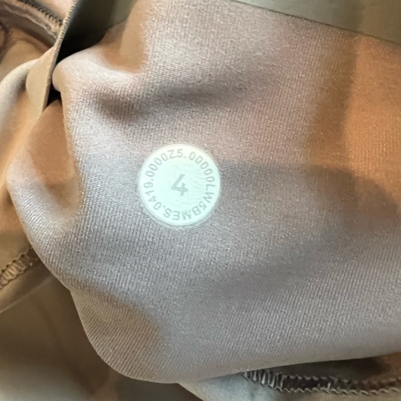 Light cream colour, Lululemon 7/8 length pants. - Picture 3 of 4